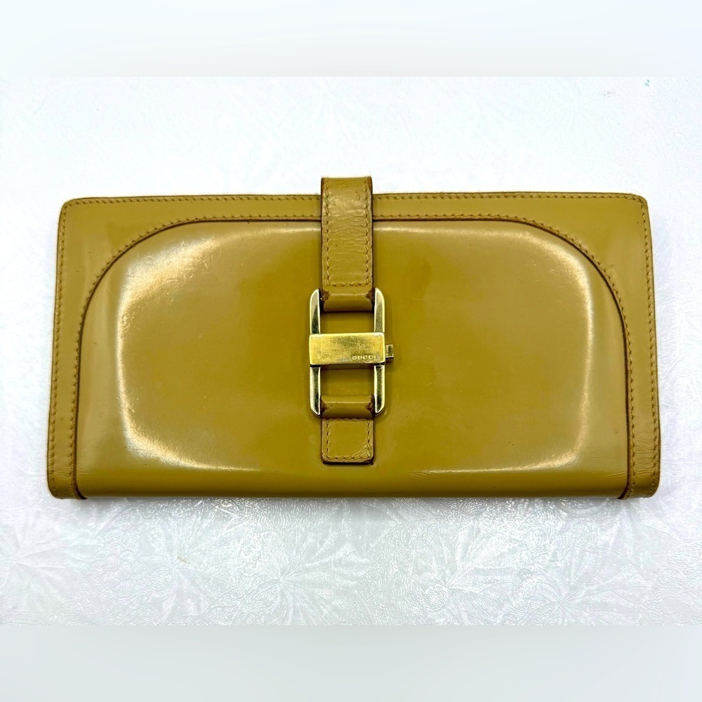 Gucci Beige Leather Unisex Wallet with Gold Enamel Lock